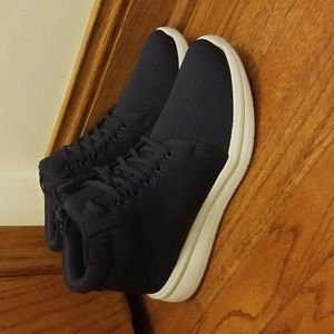 Cloudsteppers by Clarks. Ezra Tie Size 9M in Dark Navy